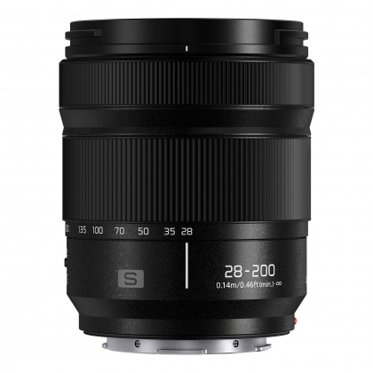 Panasonic Lumix S 28-200mm F4-7.1 Macro O.I.S. L mount lens