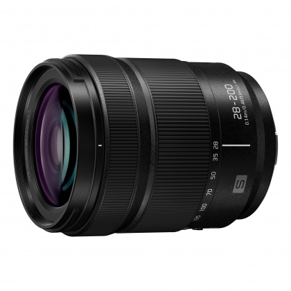 Panasonic Lumix S 28-200mm F4-7.1 Macro O.I.S. L mount lens