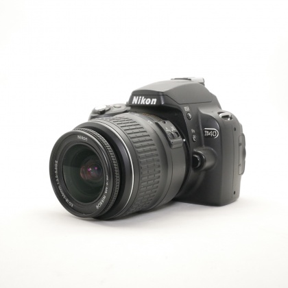Used Nikon D40 DSLR with 18-55mm lens