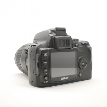 Used Nikon D40 DSLR with 18-55mm lens