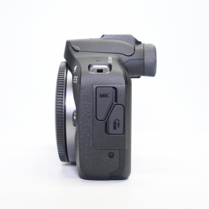 Used Canon EOS R100 Mirrlorless camera body