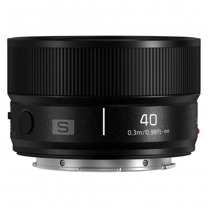 Panasonic Lumix S 40mm f2 lens