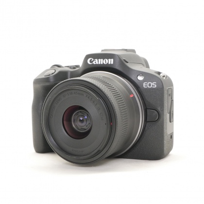 Used Canon EOS R100 Mirrorless Camera with 18-45mm lens Used Canon EOS R100 Mirrorless Camera with 18-45mm lens