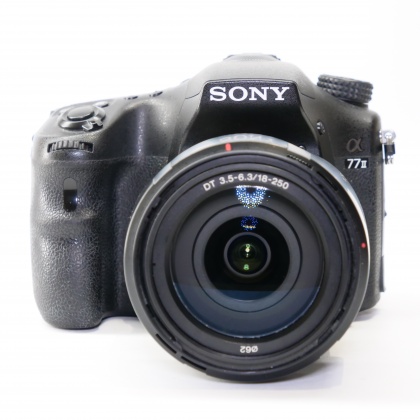 Used Sony Alpha A77 II DSLR with 18-250mm lens Used Sony Alpha A77 II DSLR with 18-250mm lens