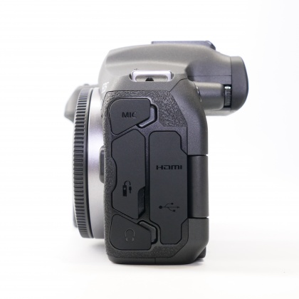 Used Canon EOS R7 Mirrorless camera body Used Canon EOS R7 Mirrorless camera body