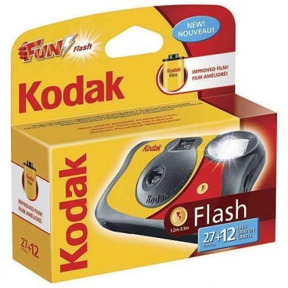Kodak Fun Flash single-use camera, 800 ISO, 27+12 exposure Kodak Fun Flash single-use camera, 800 ISO, 27+12 exposure