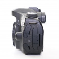 Used Canon EOS 80D DSLR body Used Canon EOS 80D DSLR body