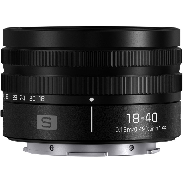 Lumix Panasonic Lumix S 18-40mm L-Mount zoom lens, Black